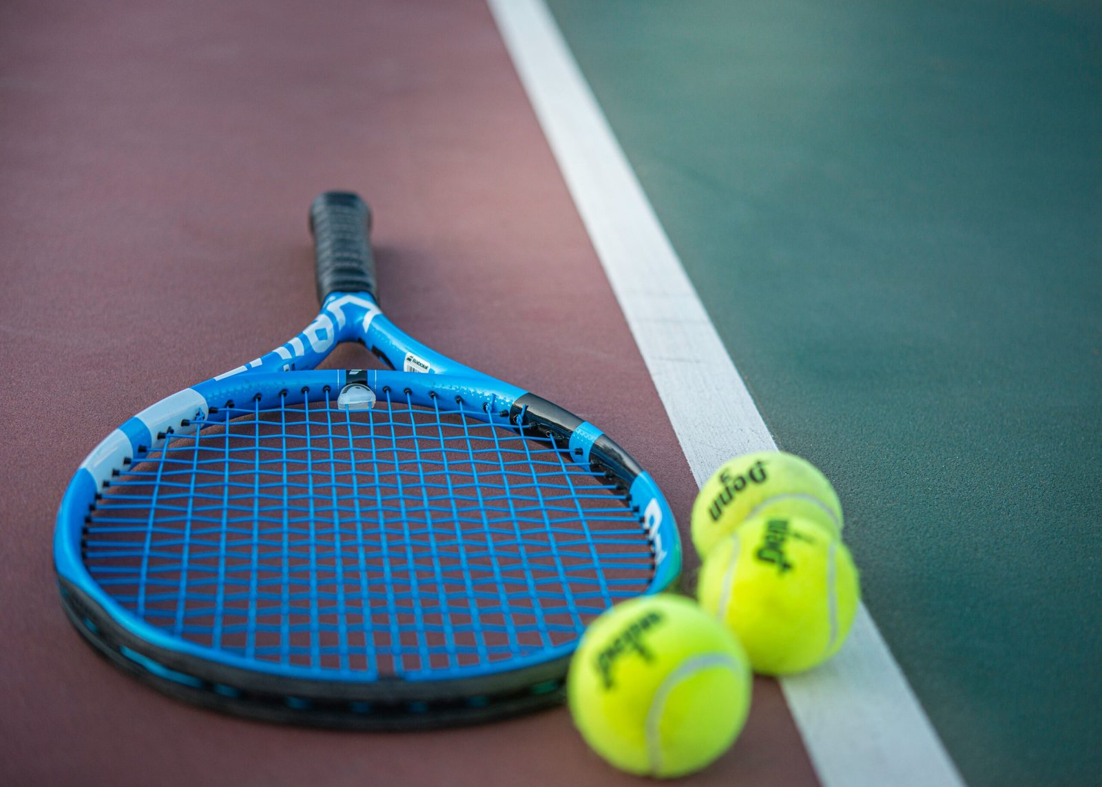yellow and blue tennis